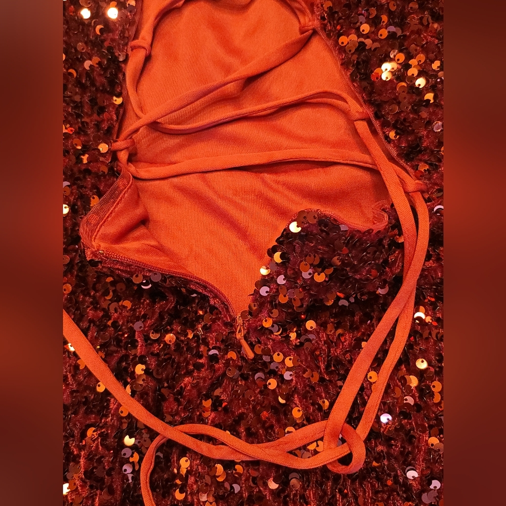NWOT Burgundy Sequin One Shoulder Dress Size 6 - Picture 4 of 4